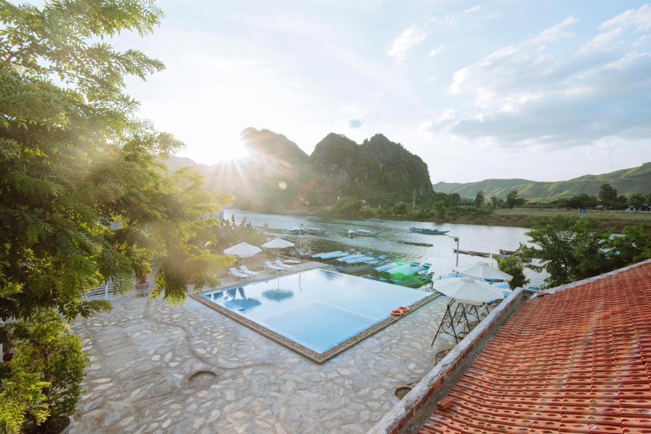 Jade Hotel Phong Nha Esterno foto