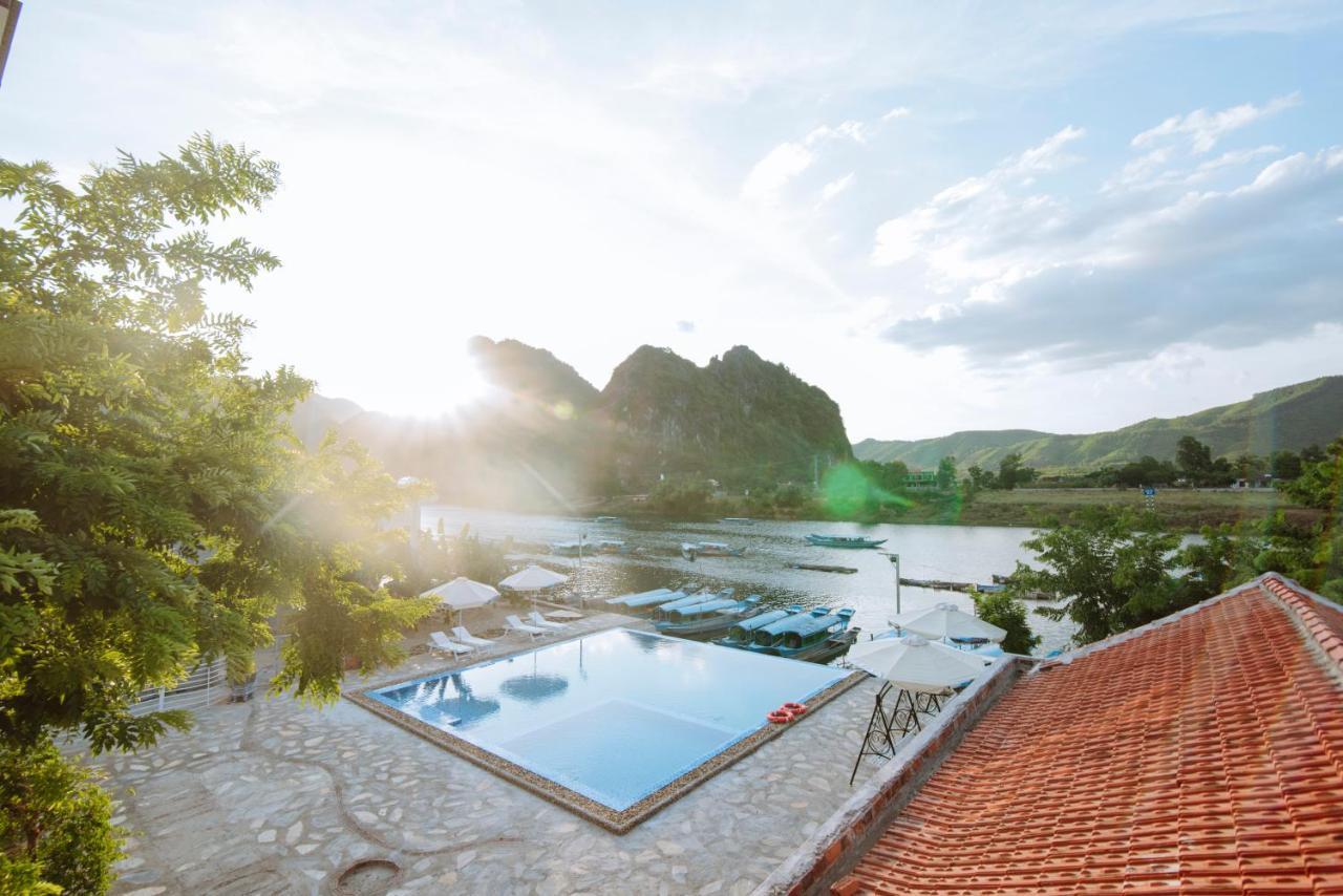 Jade Hotel Phong Nha Esterno foto